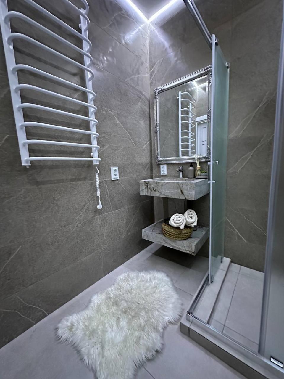 Apartament Rynok Square Lwów Zewnętrze zdjęcie